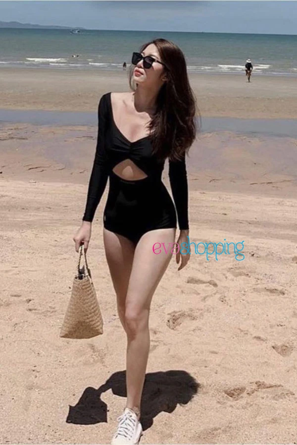 Bikini một mảnh màu đen